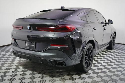 Black Sapphire Metallic 2022 BMW X6 xDrive40i
