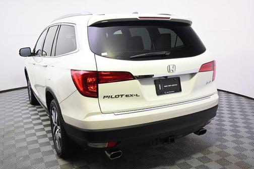 White Diamond Pearl 2017 Honda Pilot EX-L