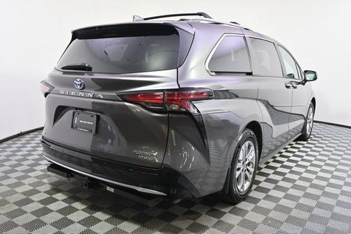 Predawn Gray Mica 2023 Toyota Sienna Platinum 7 Passenger