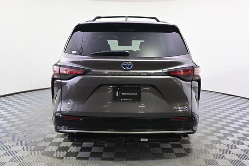 Predawn Gray Mica 2023 Toyota Sienna Platinum 7 Passenger