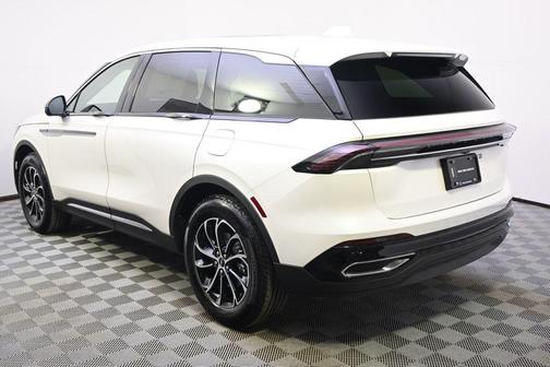WHITE PLATINUM MET 3C 2026 Lincoln Nautilus Premiere