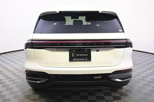 WHITE PLATINUM MET 3C 2026 Lincoln Nautilus Premiere