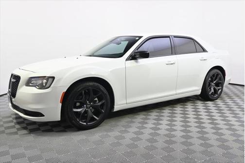 2022 Chrysler 300 Touring