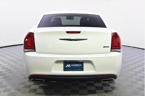 2022 Chrysler 300 Touring