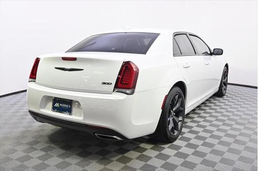 2022 Chrysler 300 Touring