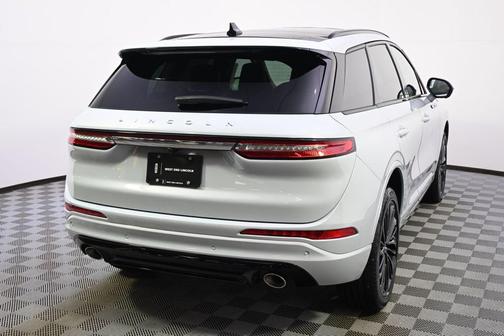 CRYSTAL WHITE MET CC 2026 Lincoln Corsair Reserve