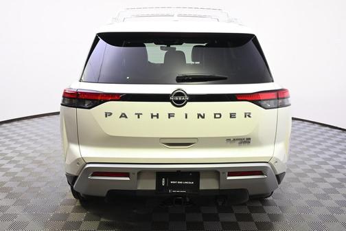 2023 Nissan Pathfinder Platinum 4WD
