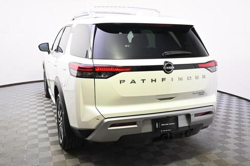 2023 Nissan Pathfinder Platinum 4WD