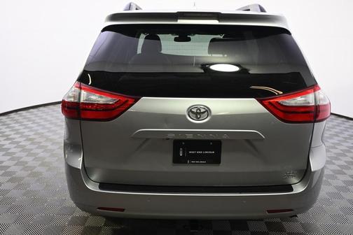 2019 Toyota Sienna XLE