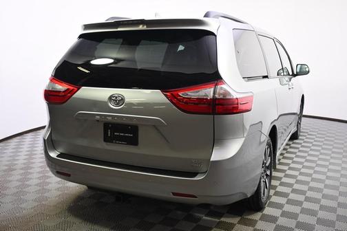 2019 Toyota Sienna XLE