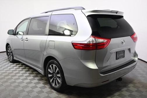 2019 Toyota Sienna XLE