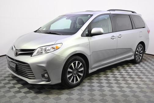 2019 Toyota Sienna XLE