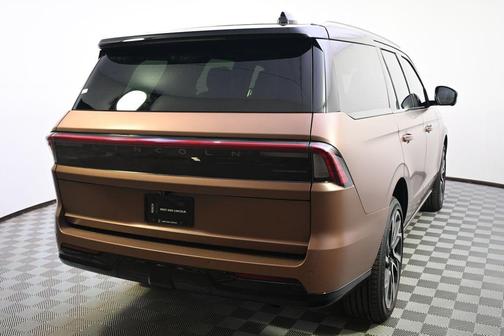 Sunrise Copper Metallic Pearlcoat 2026 Lincoln Navigator Black Label