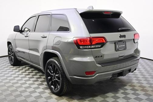 2022 Jeep Grand Cherokee Laredo