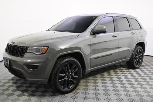 2022 Jeep Grand Cherokee Laredo