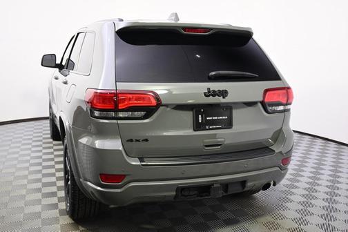 2022 Jeep Grand Cherokee Laredo