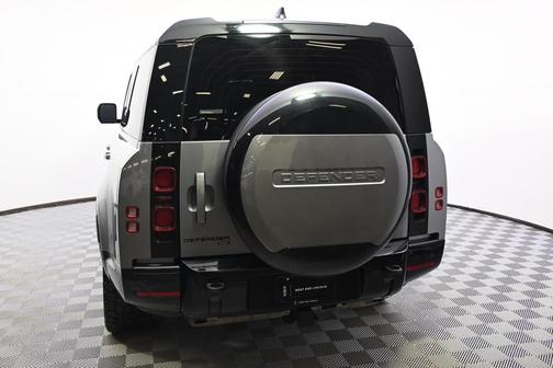 2023 Land Rover Defender 130 X-Dynamic SE