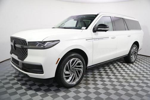 Pristine White Metallic Tri-Coat 2026 Lincoln Navigator Reserve