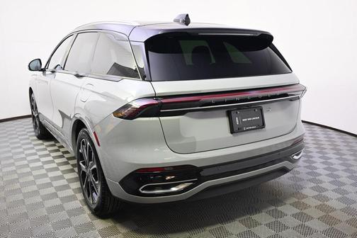 GRAY MATTER MET CC 2026 Lincoln Nautilus Reserve