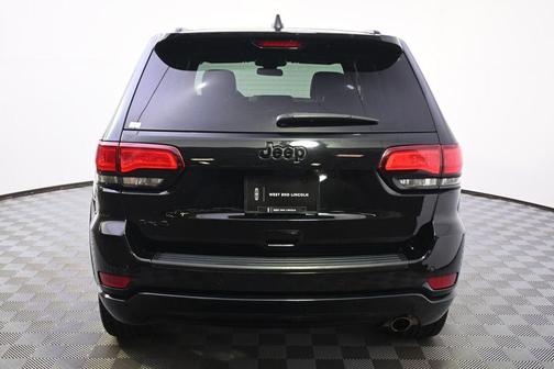 Diamond Black Crystal Pearlcoat 2021 Jeep Grand Cherokee Laredo