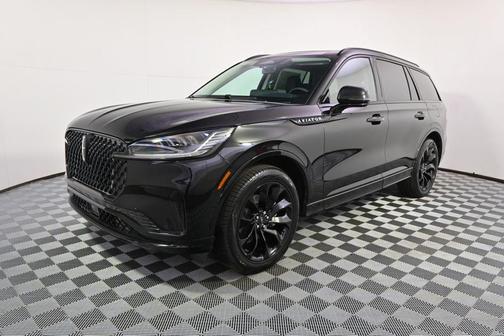 Infinite Black Metallic Clearcoat 2026 Lincoln Aviator Premiere