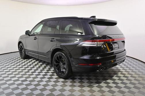 Infinite Black Metallic Clearcoat 2026 Lincoln Aviator Premiere