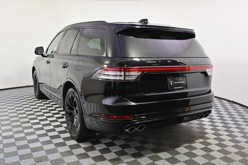Infinite Black Metallic Clearcoat 2026 Lincoln Aviator Premiere