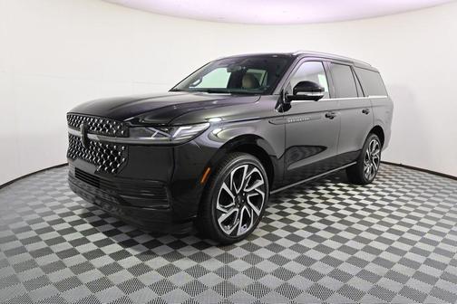 Infinite Black Metallic Clearcoat 2026 Lincoln Navigator Black Label