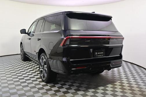 Infinite Black Metallic Clearcoat 2026 Lincoln Navigator Black Label