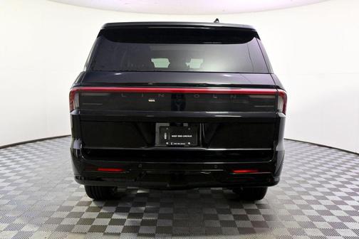 Infinite Black Metallic Clearcoat 2026 Lincoln Navigator Black Label