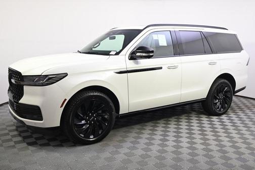 Pristine White Metallic Tri-Coat 2027 Lincoln Navigator Reserve