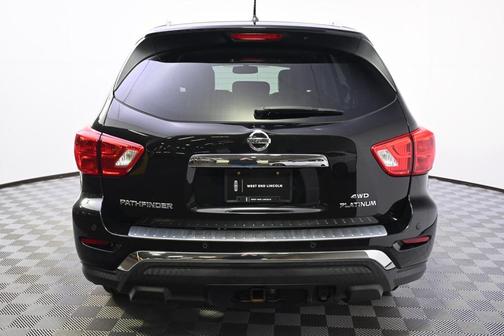 2017 Nissan Pathfinder Platinum