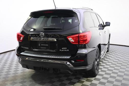 2017 Nissan Pathfinder Platinum