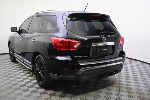 2017 Nissan Pathfinder Platinum