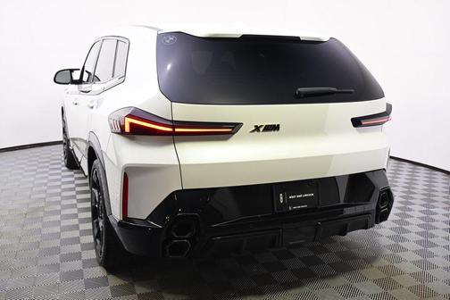 Mineral White Metallic 2023 BMW XM Base