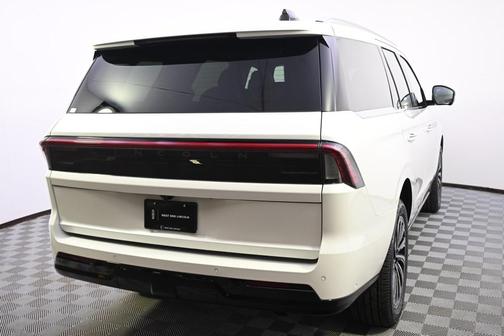 2025 Lincoln Navigator Black Label