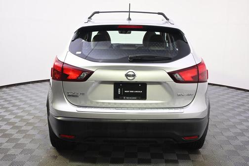 Brilliant Silver 2018 Nissan Rogue Sport SV