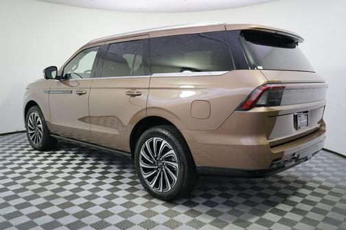 Sunrise Copper Metallic Pearlcoat 2026 Lincoln Navigator Black Label