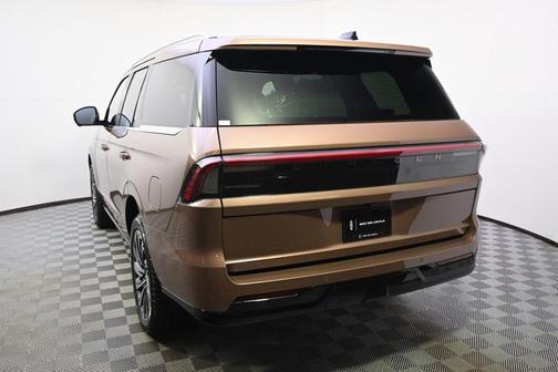 Sunrise Copper Metallic Pearlcoat 2026 Lincoln Navigator Black Label