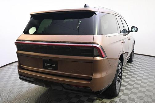 Sunrise Copper Metallic Pearlcoat 2026 Lincoln Navigator Black Label