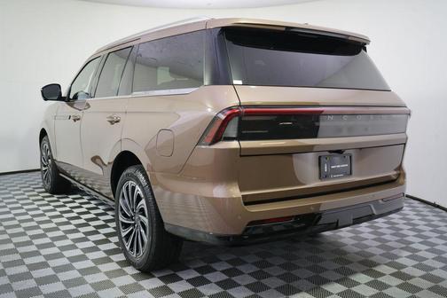 Sunrise Copper Metallic Pearlcoat 2026 Lincoln Navigator Black Label