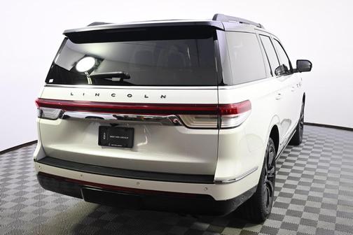 2024 Lincoln Navigator Black Label