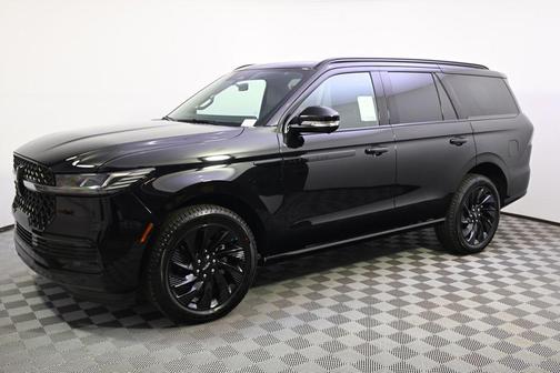 Infinite Black Metallic Clearcoat 2026 Lincoln Navigator Reserve