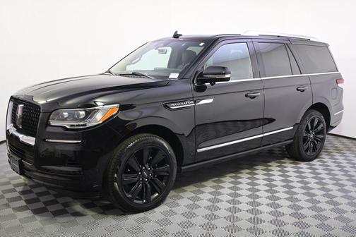 Infinite Black Metallic Clearcoat 2024 Lincoln Navigator Reserve