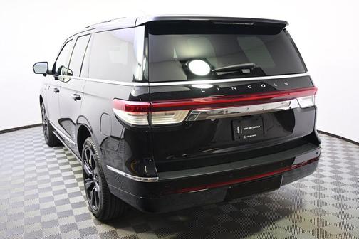 Infinite Black Metallic Clearcoat 2024 Lincoln Navigator Reserve