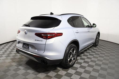 Moonlight Gray Metallic 2022 Alfa Romeo Stelvio Ti