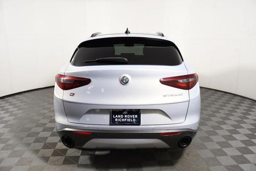 Moonlight Gray Metallic 2022 Alfa Romeo Stelvio Ti