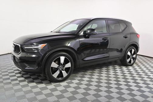 2019 Volvo XC40 T5 Momentum