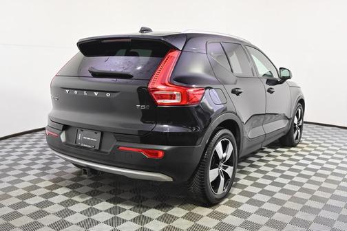 2019 Volvo XC40 T5 Momentum