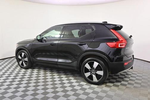 2019 Volvo XC40 T5 Momentum